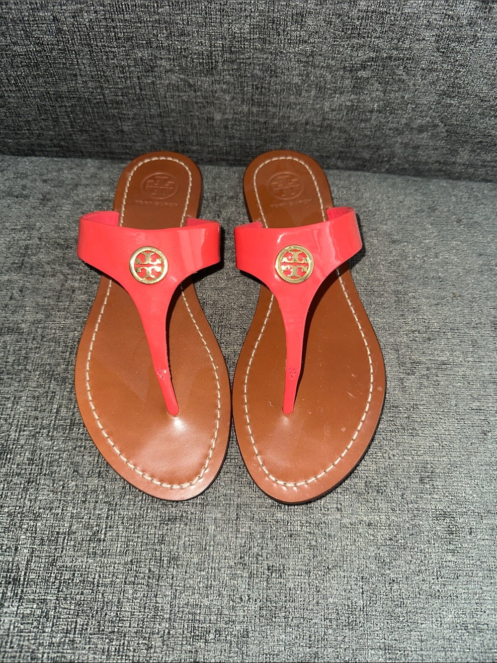 Tory Burch Bright Pink Patent Leather Thong Sandals with Gold Logo